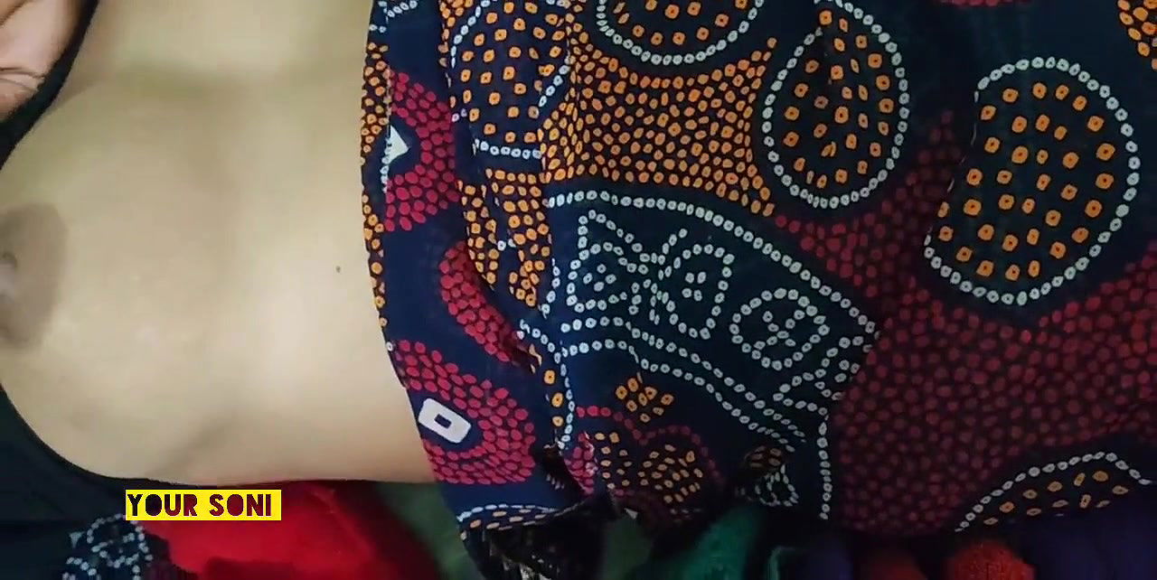 Sasur ji ne apni soi huee bahu ki boobs or chut ka video banaya or phir thokai ki.