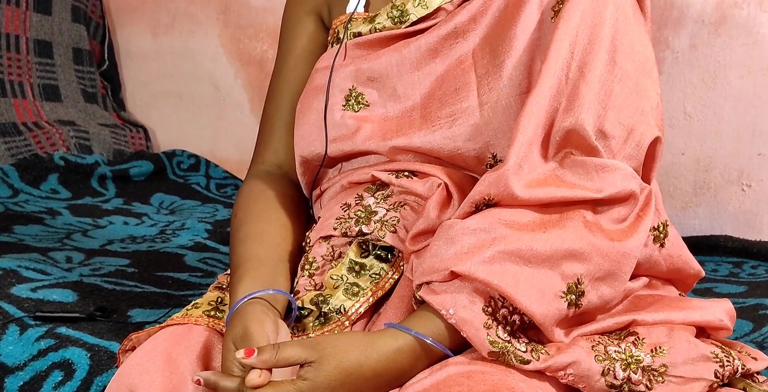 Sasur ne bahu ko pela Indian step father-in-law fucks his step daughter-in-law.