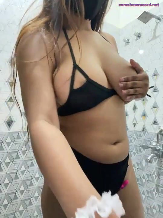 Strip-rose 21 hot nude shower show