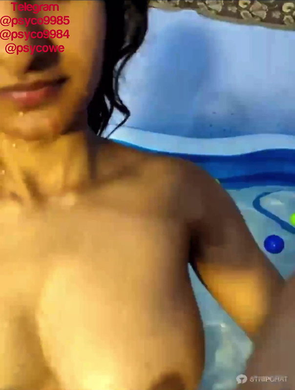 Khadija37 26 Ticket show pussy fingering in pool