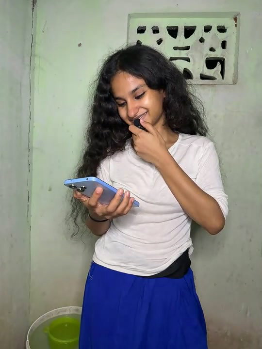 Khadija37 22 amaizing big boobs