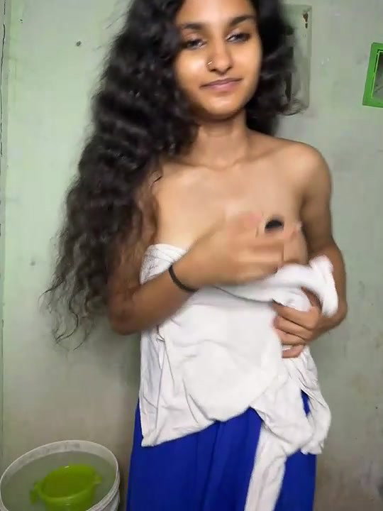 Khadija37 22 amaizing big boobs