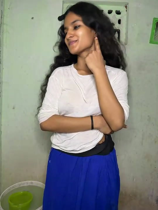 Khadija37 22 amaizing big boobs