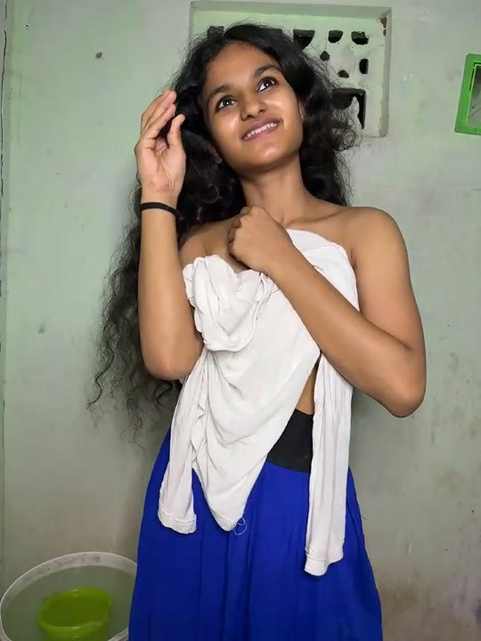 Khadija37 22 amaizing big boobs