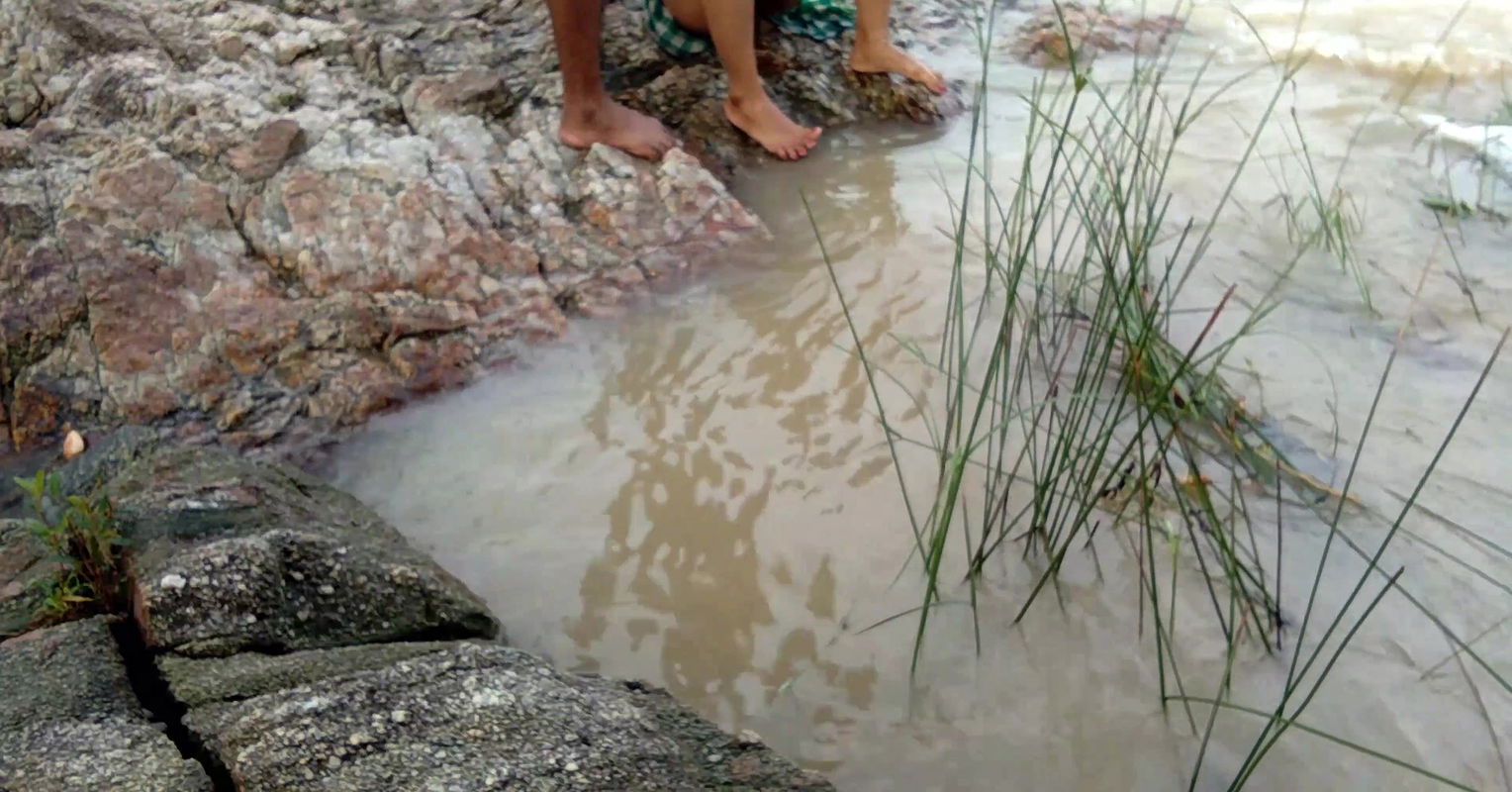 stranger N meri wife ko nadiya kinare choda