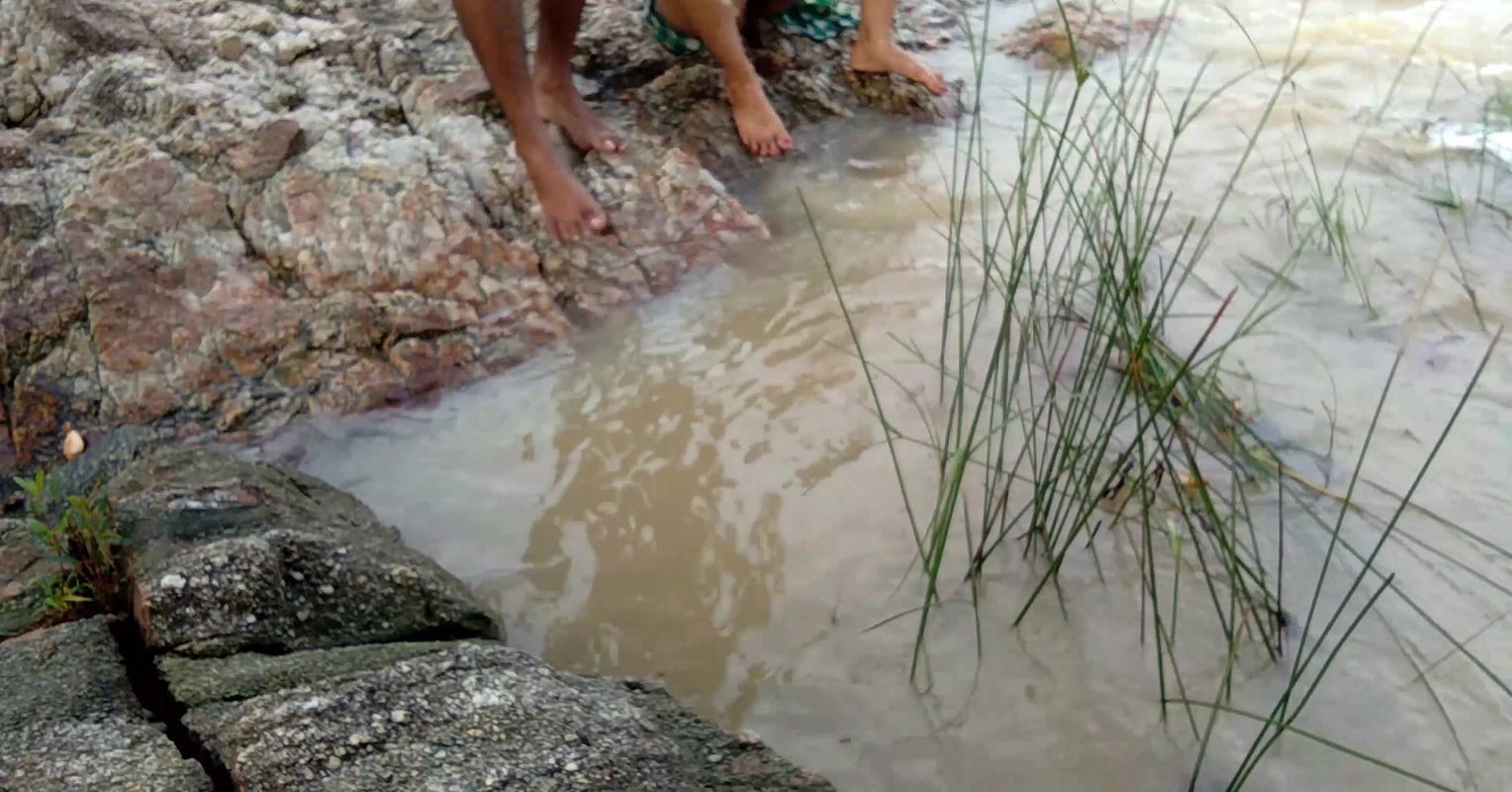 stranger N meri wife ko nadiya kinare choda