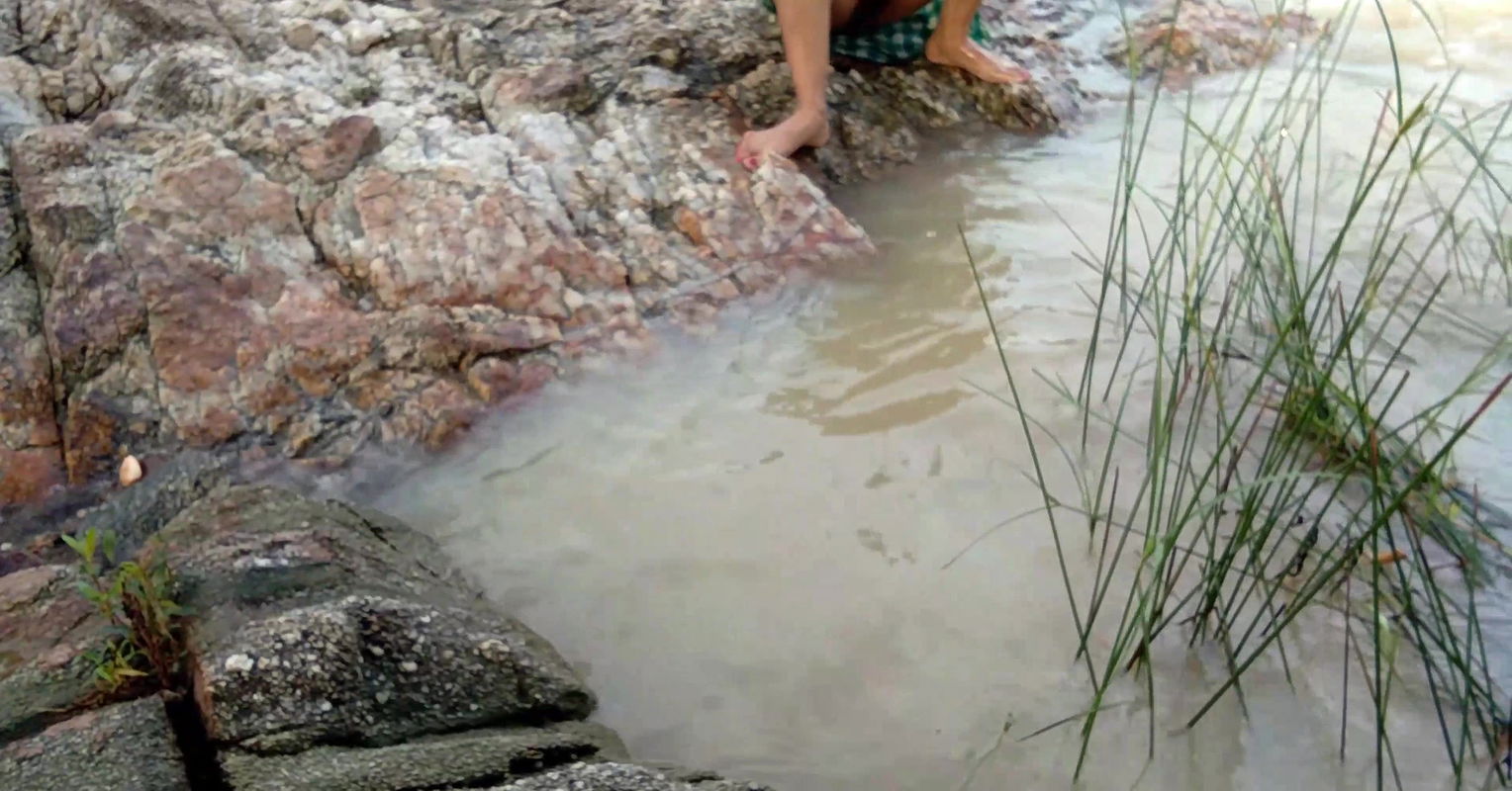 stranger N meri wife ko nadiya kinare choda