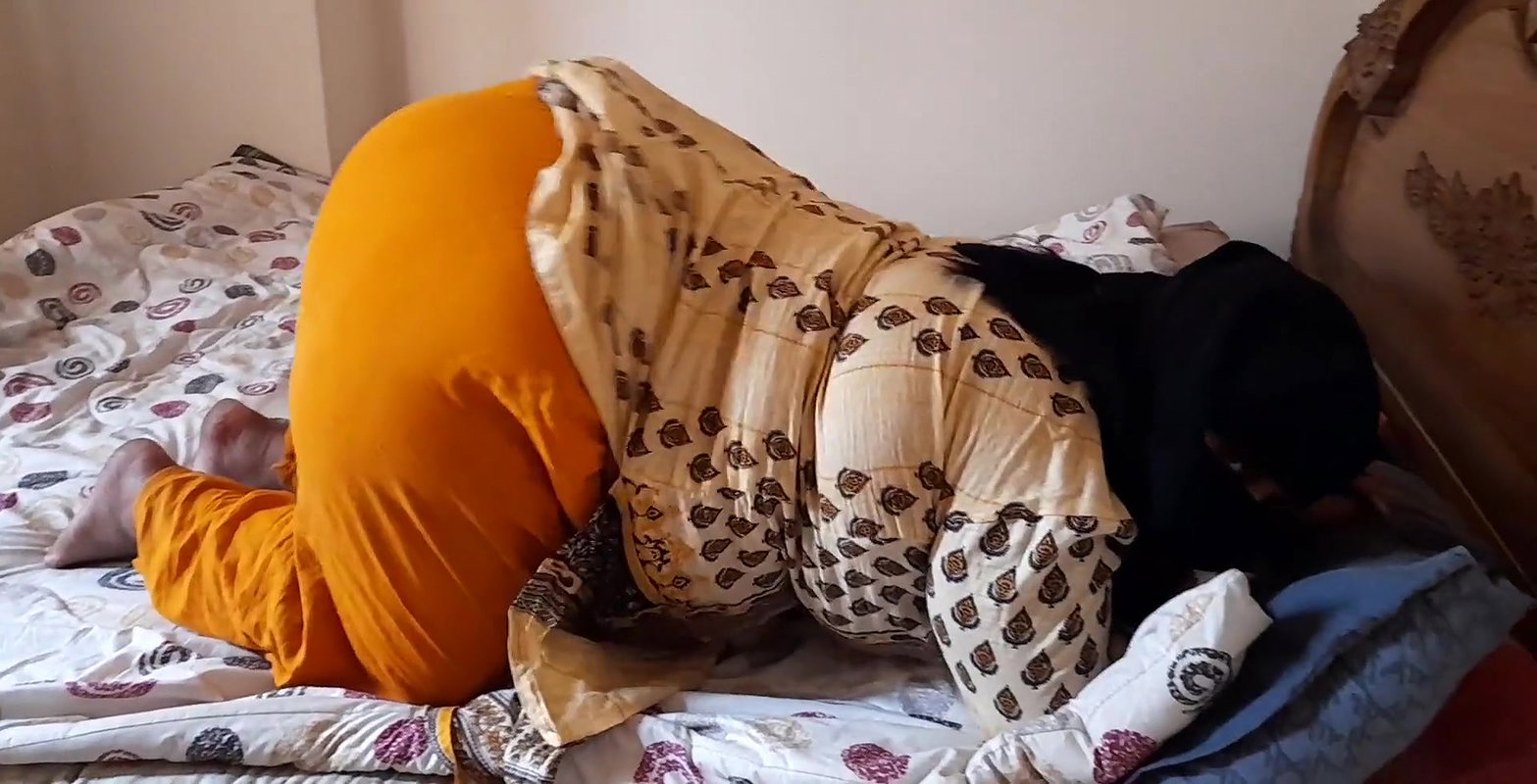 Tamil Ma ko Moti Gand Chudai Apni Beta – Roughly Anal Fucked and Destroy Huge Ass (Clear Hindi Audio)