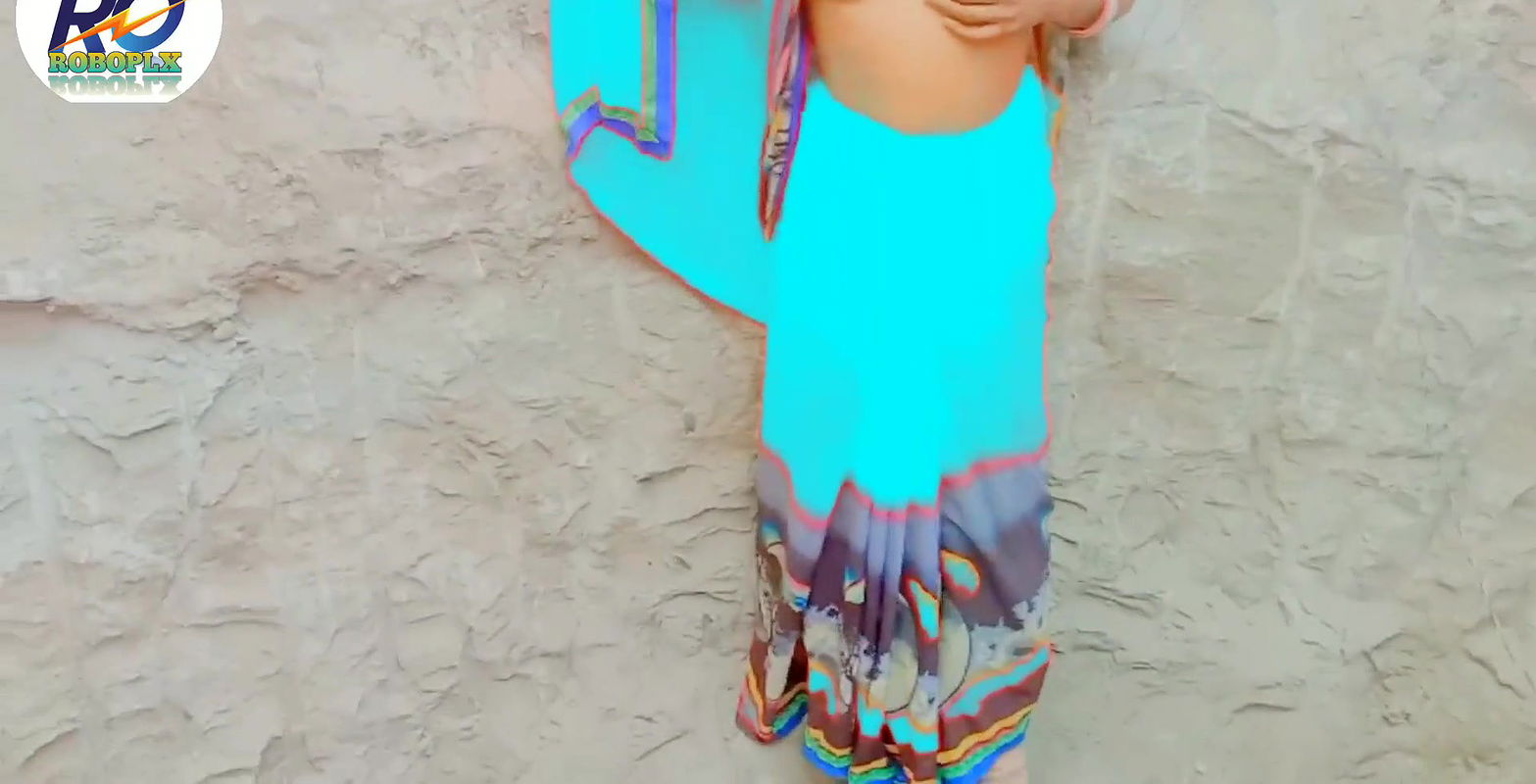 Village ki bhabhi ne saree finger karke ke man ki niyat Badal dali saree removing finger show and chudai