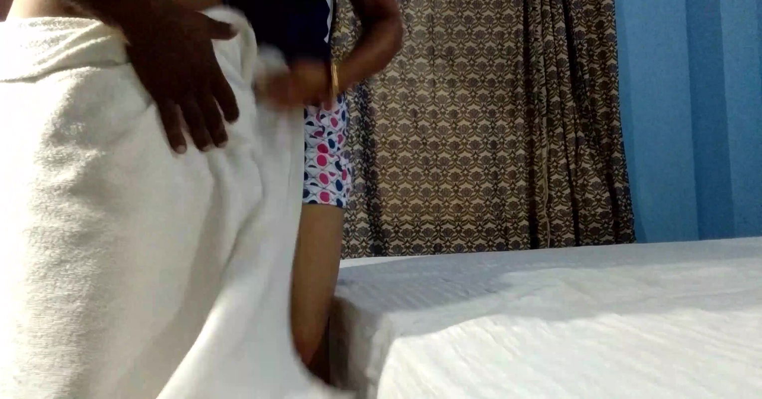 Wife Ko Choden K Chakkar me Andere me Bahan Ko Pel Da la