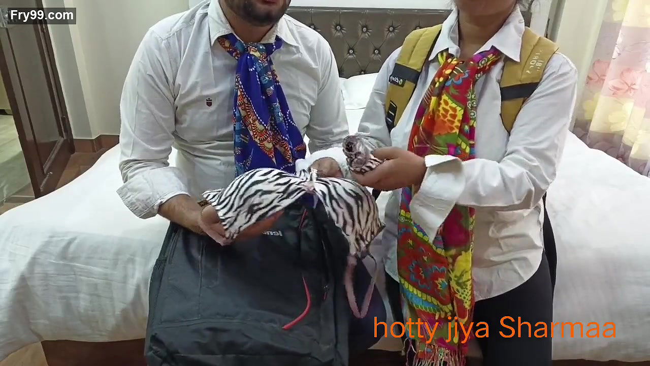 Xxx Indian School – Stepsister Fucks Brother’s Friend With Clear Hindi Audio.