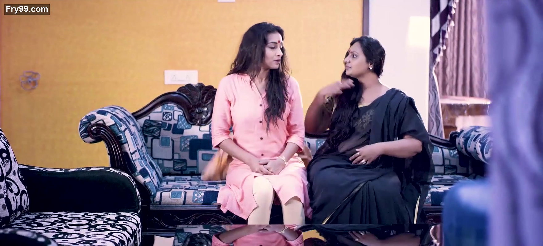 Busty Aunty Anupama Swathi Chubby Body Show Seductive Scene – Yedu Chepala Kadha