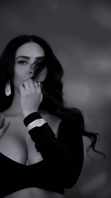 SLUTTY ESHA GUPTA DEEP PLUNGING NECK DRESS MELONS TEASE PHOTOSHOOT