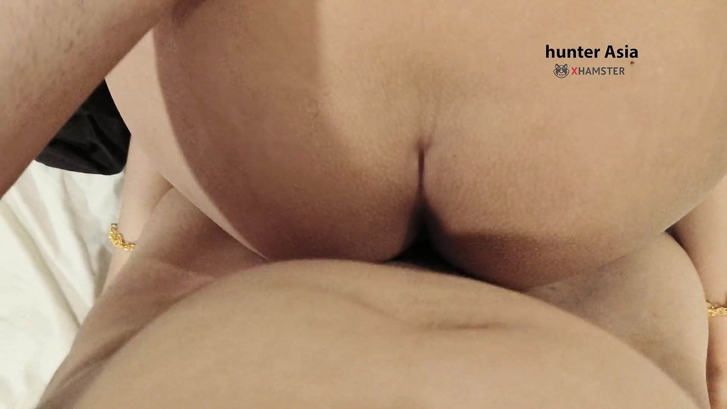 Asian Babe Knows How to Pleasure His Boyfriend