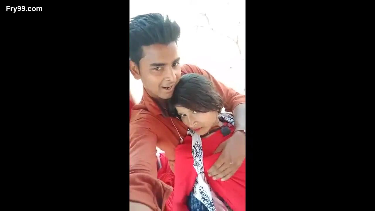 Desi Lovers Outdoor Foreplay