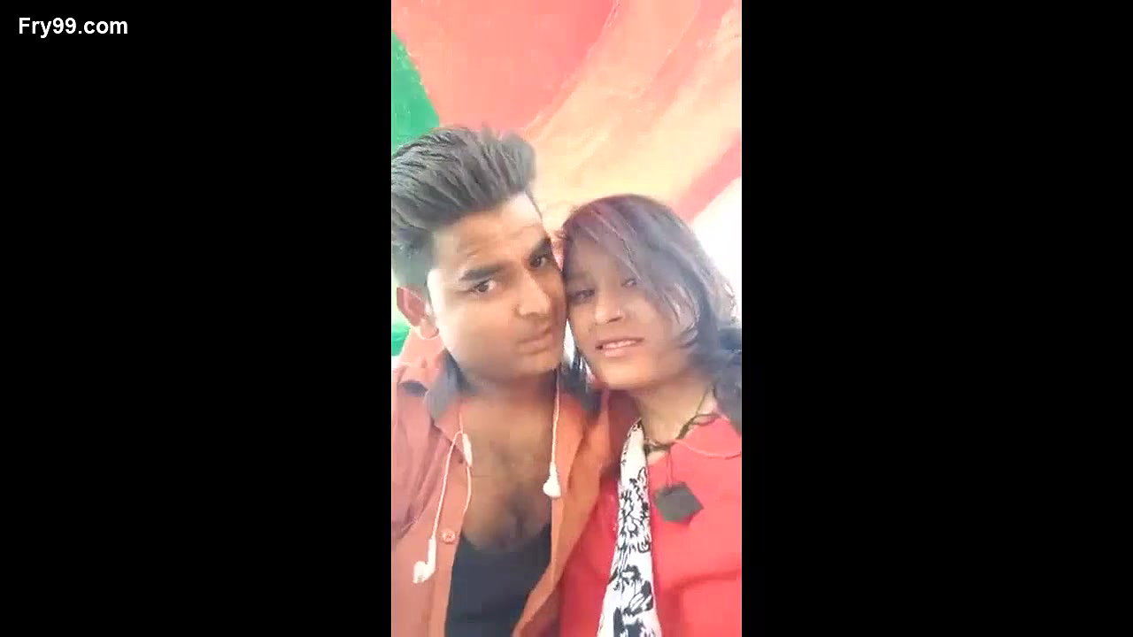 Desi Lovers Outdoor Foreplay