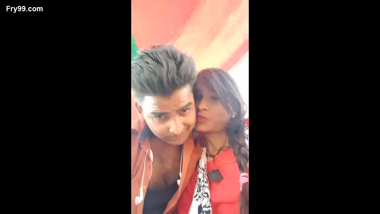 Desi Lovers Outdoor Foreplay