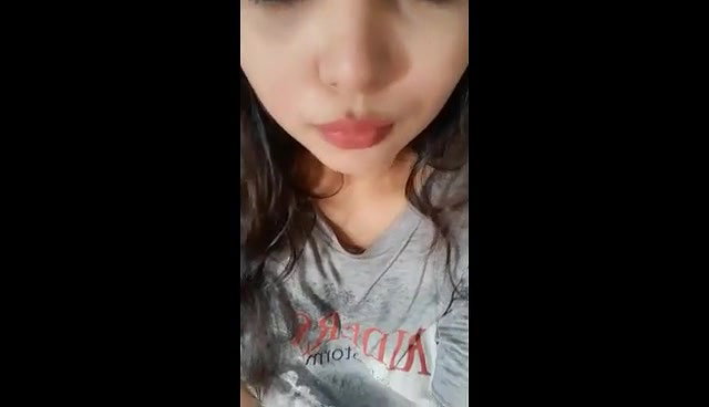 Beautiful Sexy Girl Showing