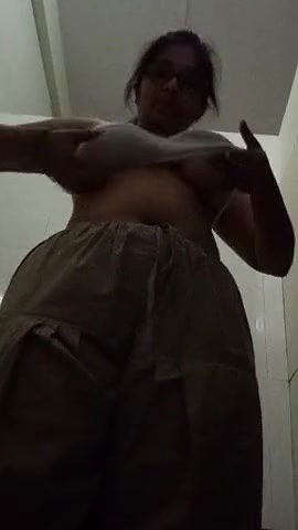 Anchu Busty GF NUDE spying on her MOTHER