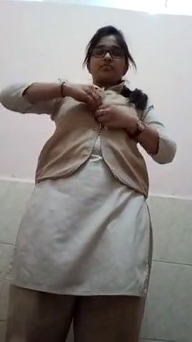 Anchu Busty GF NUDE spying on her MOTHER