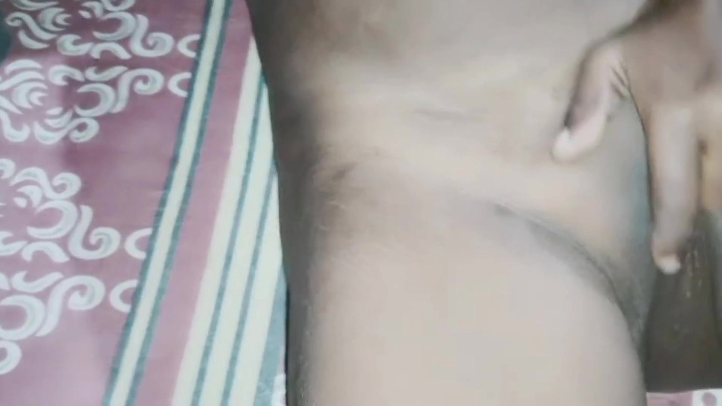 Tight Virgin Pussy (18+) Indian Mature Housewife fingering and masturbating for the first time in the village
