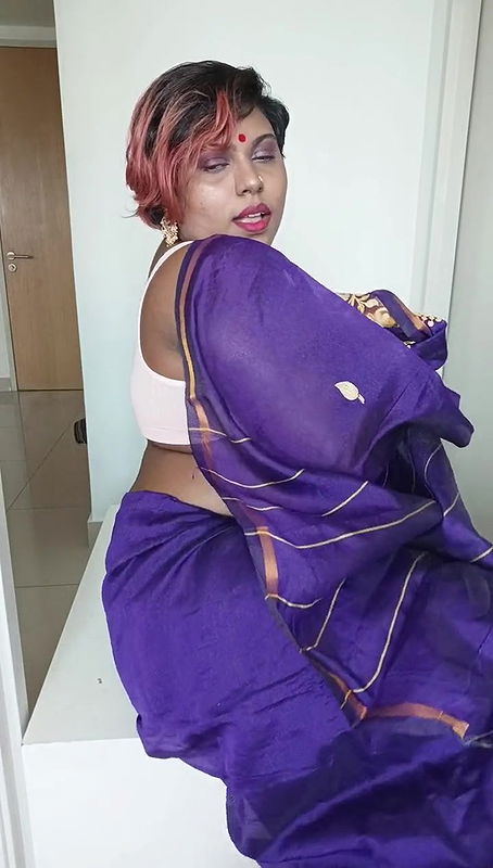 Shameless Tamil aunty Riya dirty narration