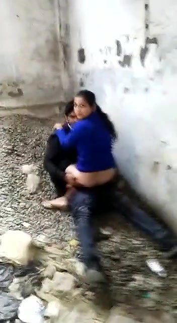 Couple caught Fucking outdoor