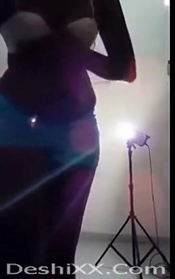 Deshi Bgrade acctress swathi naidu latest selfie stripping video