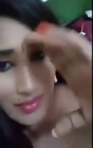 Hot Desi indian shweta showing boobs to her bf mms