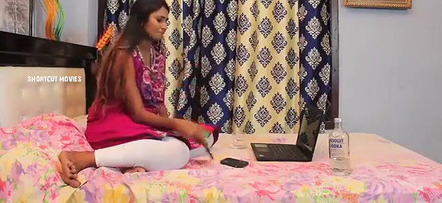 Hot desi legging aunty enjoying