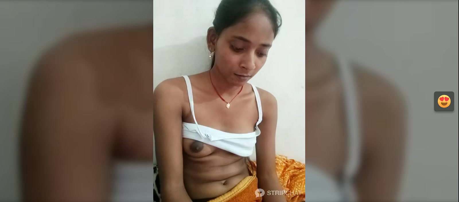Bangladeshi girl showing small round boobs 2