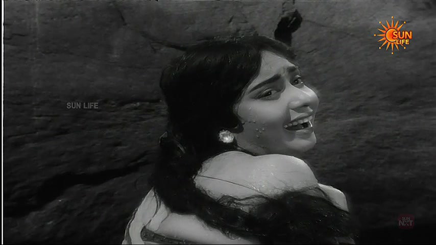 Poova Thalaiya – Paladai Meni Actresses Sun LIFE WebDL 2