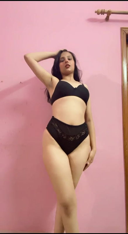 Beautiful Cute Sexy Thick NRI showing Updates 15