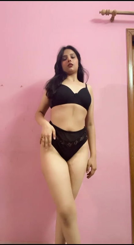 Beautiful Cute Sexy Thick NRI showing Updates 15