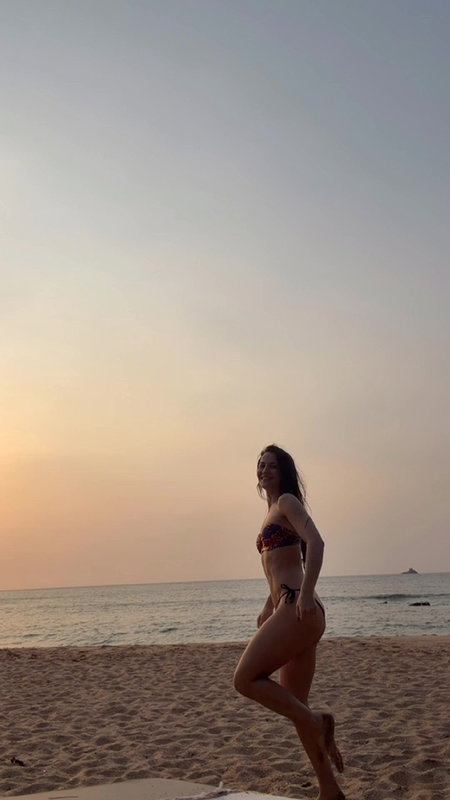 Ellie AvrRam STUNNING Sexy IN BIKINI ON BEACH 2