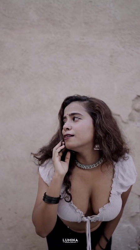 hot chubby desi model huge tits and navel in white dress 2