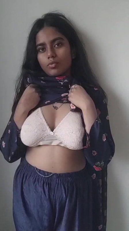 Horny Bengali Girl Arthi Full Collection 1 gb 38