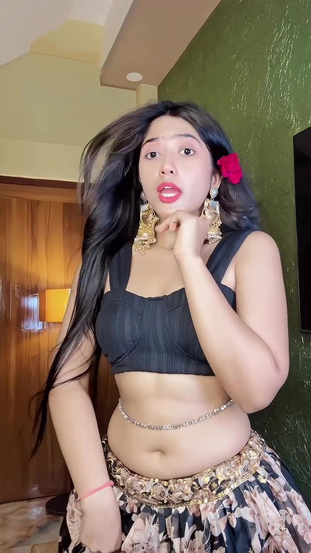 bengali gir; sexy belly dance in black blouse 2