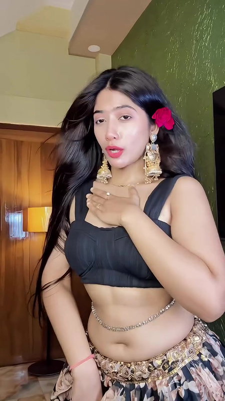 bengali gir; sexy belly dance in black blouse 2