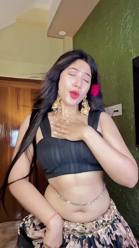 bengali gir; sexy belly dance in black blouse 2