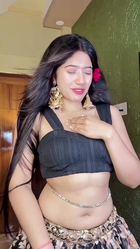 bengali gir; sexy belly dance in black blouse 2