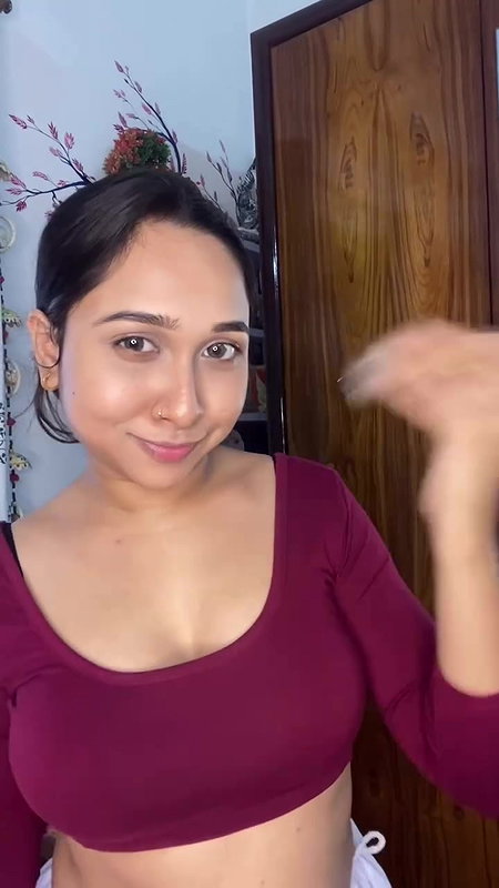bengali lady sexy deep navel in maroon blouse 2