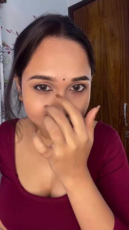 bengali lady sexy deep navel in maroon blouse 2