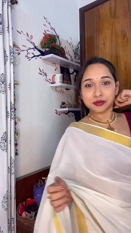 bengali lady sexy deep navel in maroon blouse 2