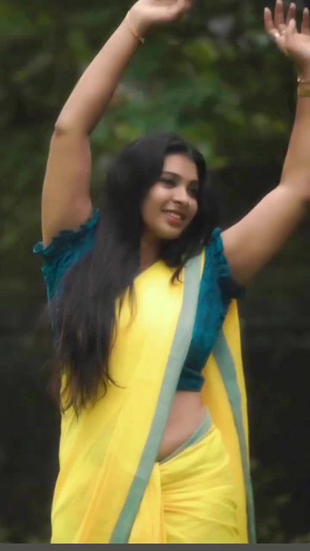 malayali model sexy navel in yellow saree 2