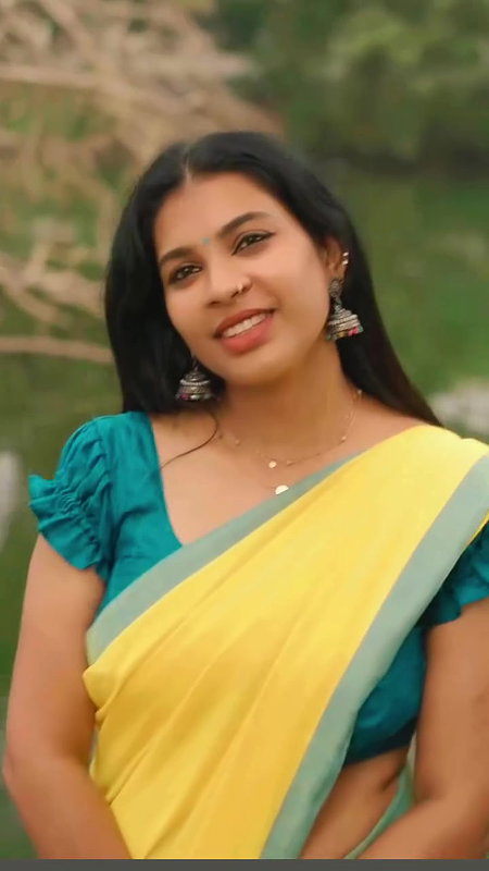malayali model sexy navel in yellow saree 2