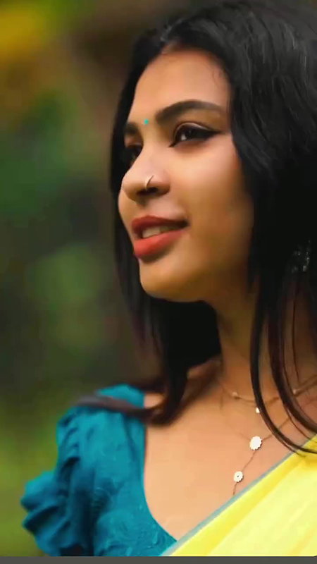 malayali model sexy navel in yellow saree 2