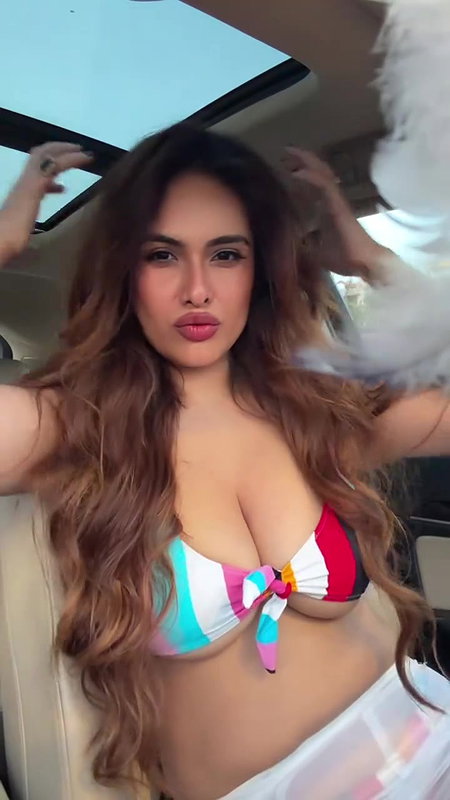 NEHA MALIK HUGE SHAKING BOOBS IN BRA IRRESISTIBLE 2