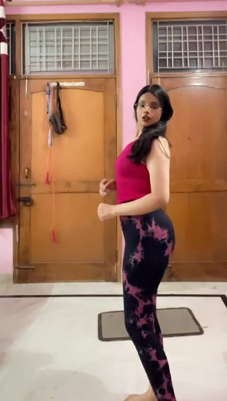 Beautiful Cute Sexy Thick NRI showing Updates 5