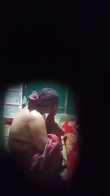 BIGBOOBS BENGALI MILF NUDE BATHING SECRETLY RECORDED ~2 CLIPS 2